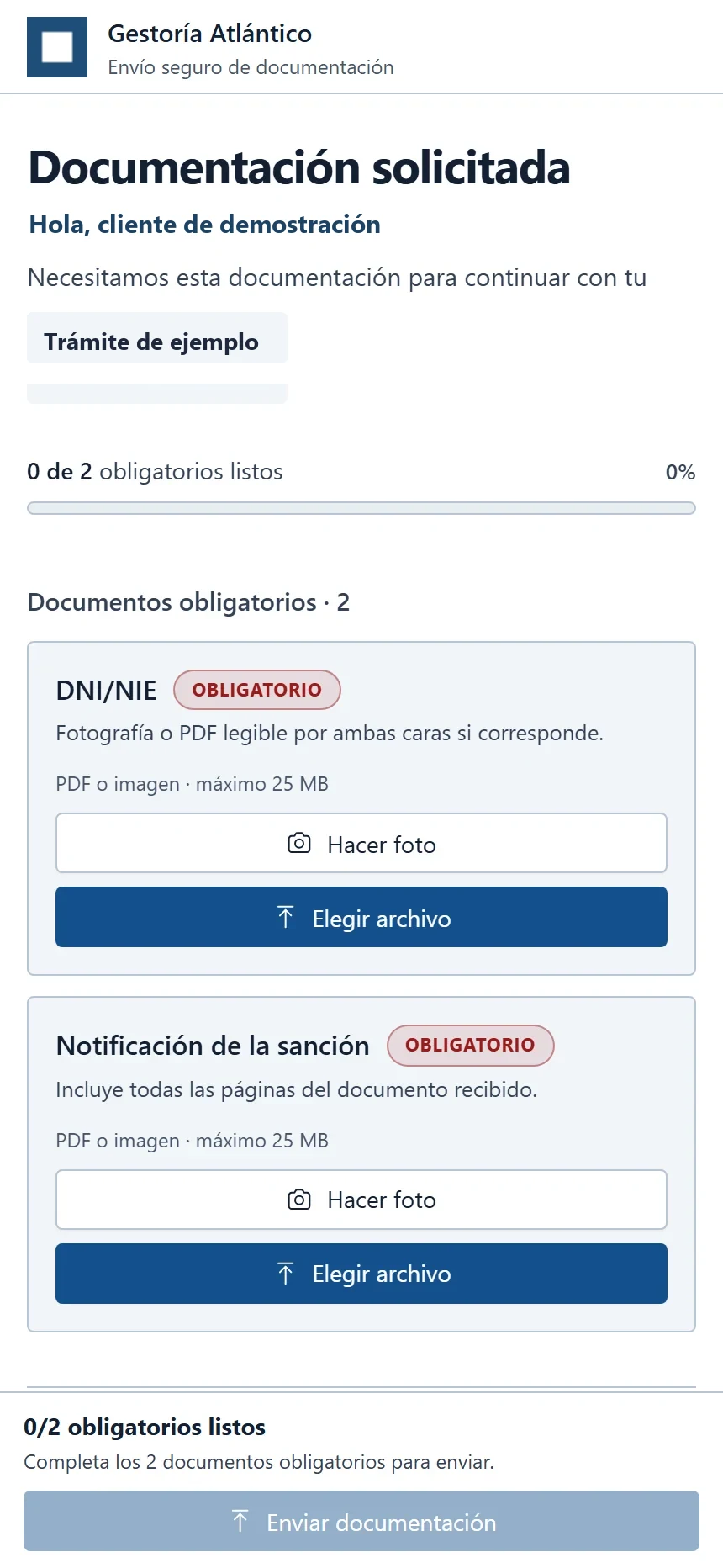Portal del cliente de DocuCentral: lista de documentos solicitados y subida desde el móvil